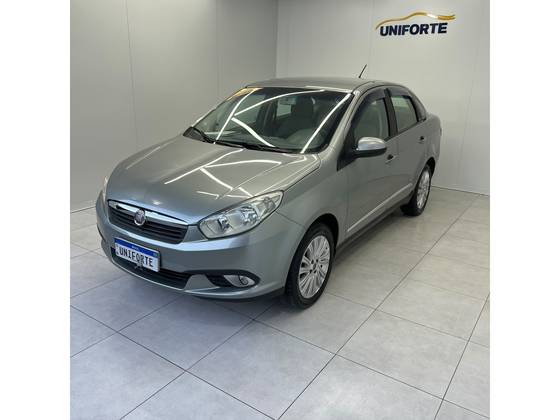 FIAT GRAND SIENA 1.6 MPI ESSENCE 16V FLEX 4P MANUAL FIAT GRAND SIENA 1.6 MPI ESSENCE 16V FLEX 4P MANUAL